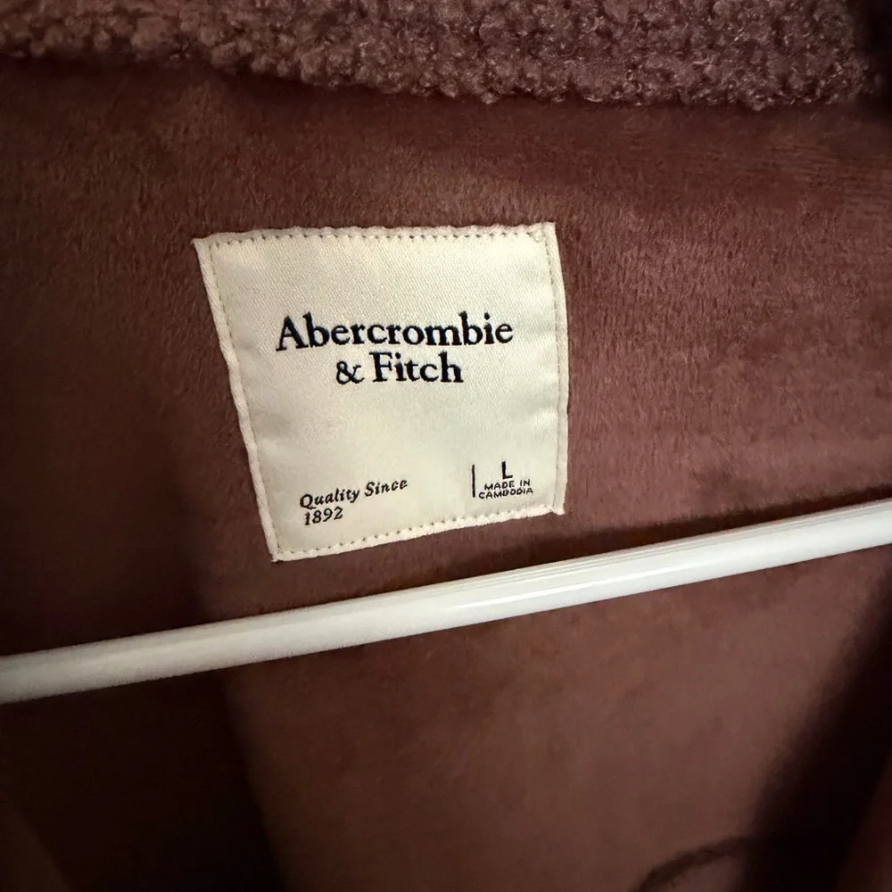 Abercrombie & Fitch Women's Cropped Sherpa Shirt Jacket - Picture 3 of 6